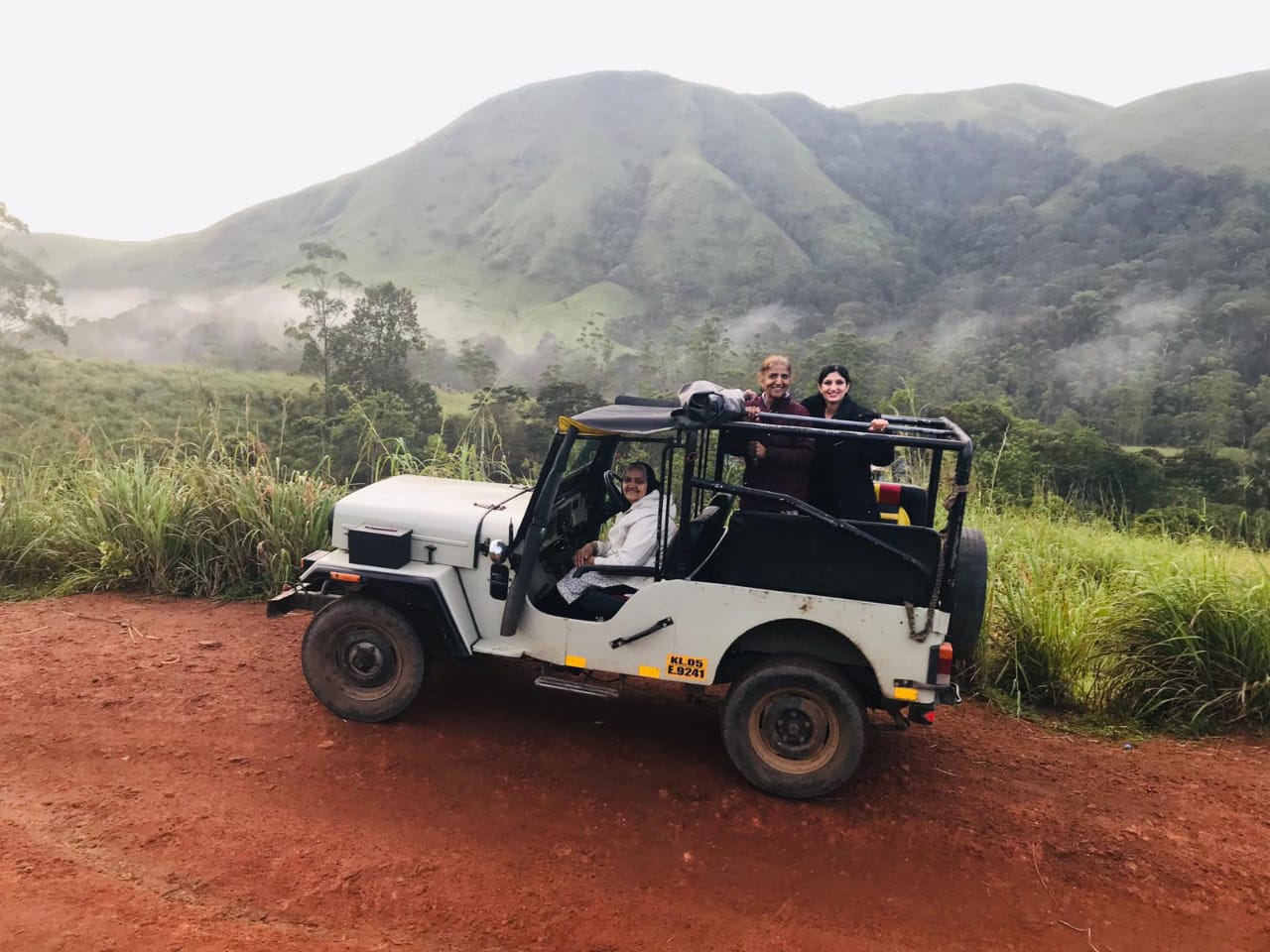 jeep safari price in munnar